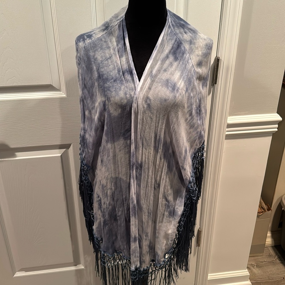 Lightweight poncho/scarf